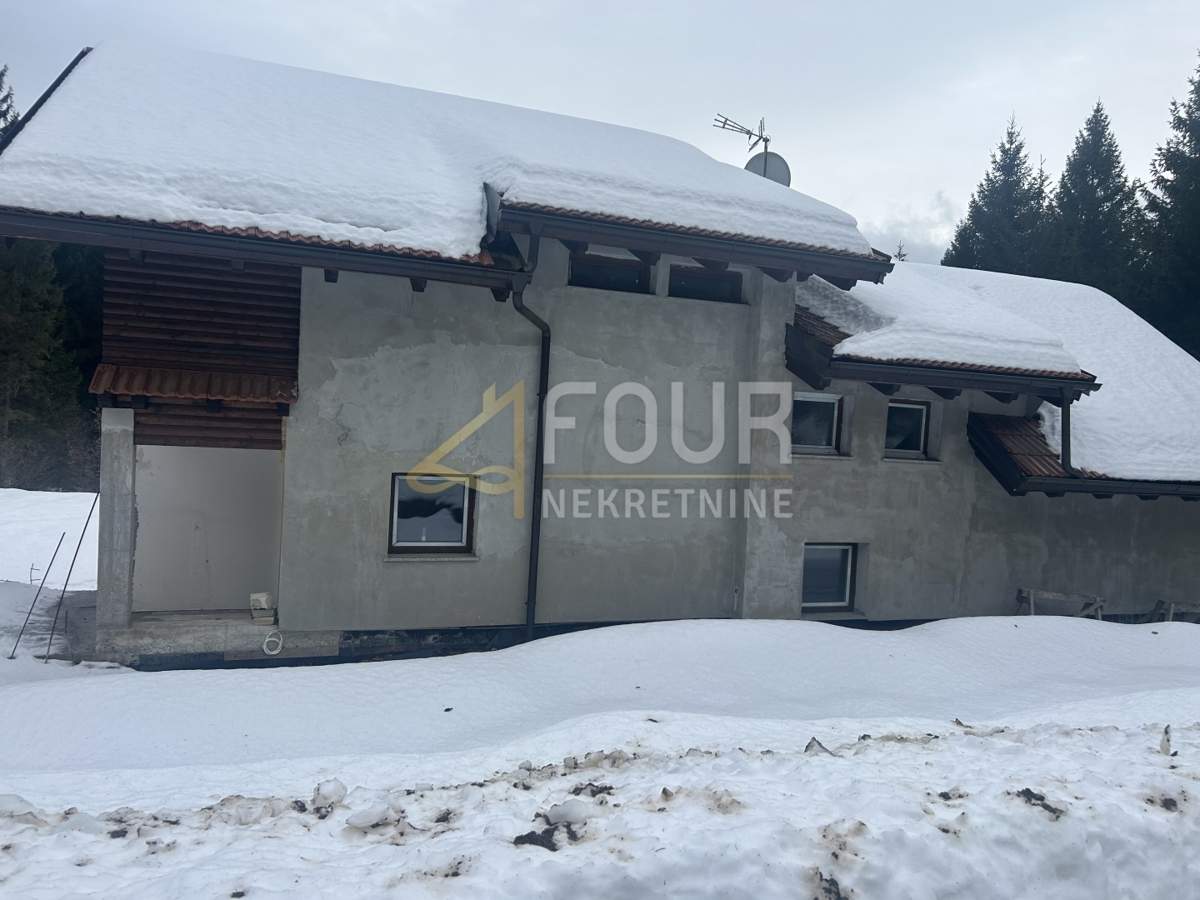 Gorski Kotar, Vrbovsko - circonda, casa di 355,14m2 in solitudine