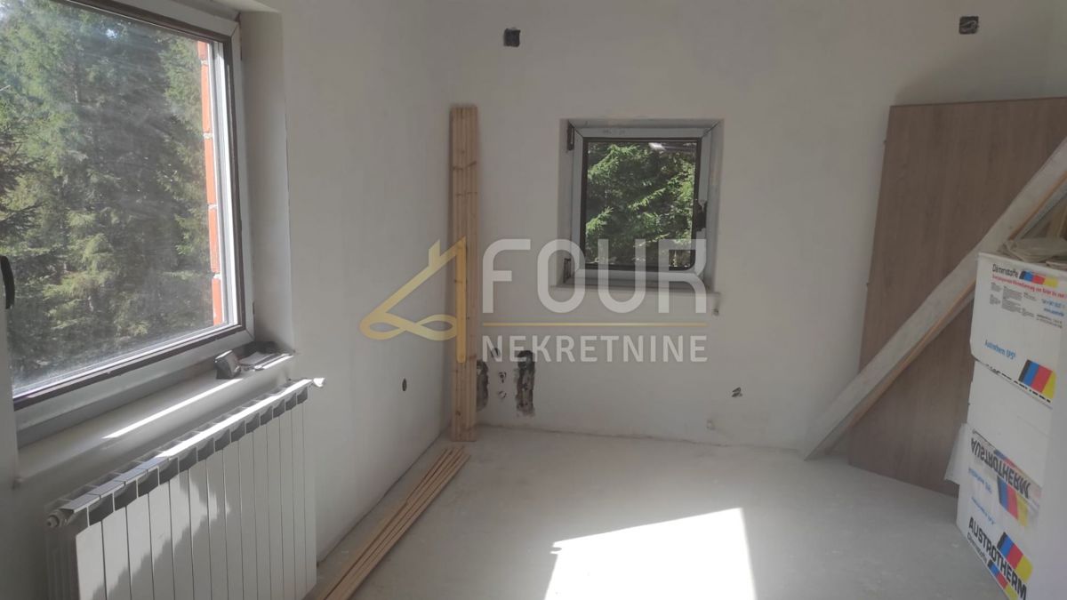 Gorski Kotar, Vrbovsko - circonda, casa di 355,14m2 in solitudine
