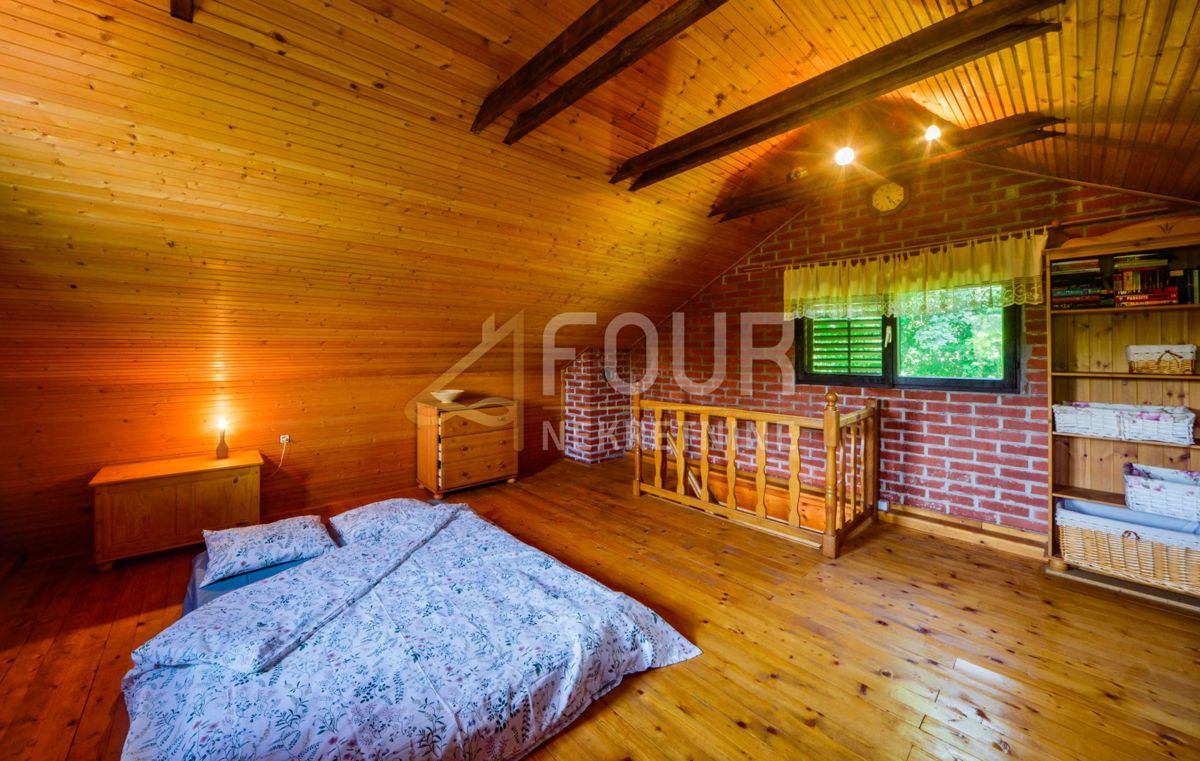 Zvečaj, Duga Resa, 80m2