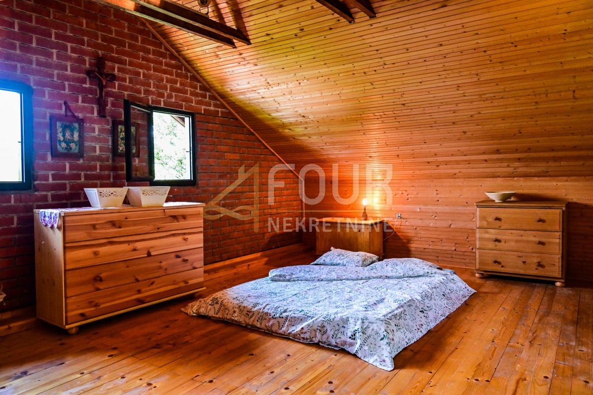 Zvečaj, Duga Resa, 80m2