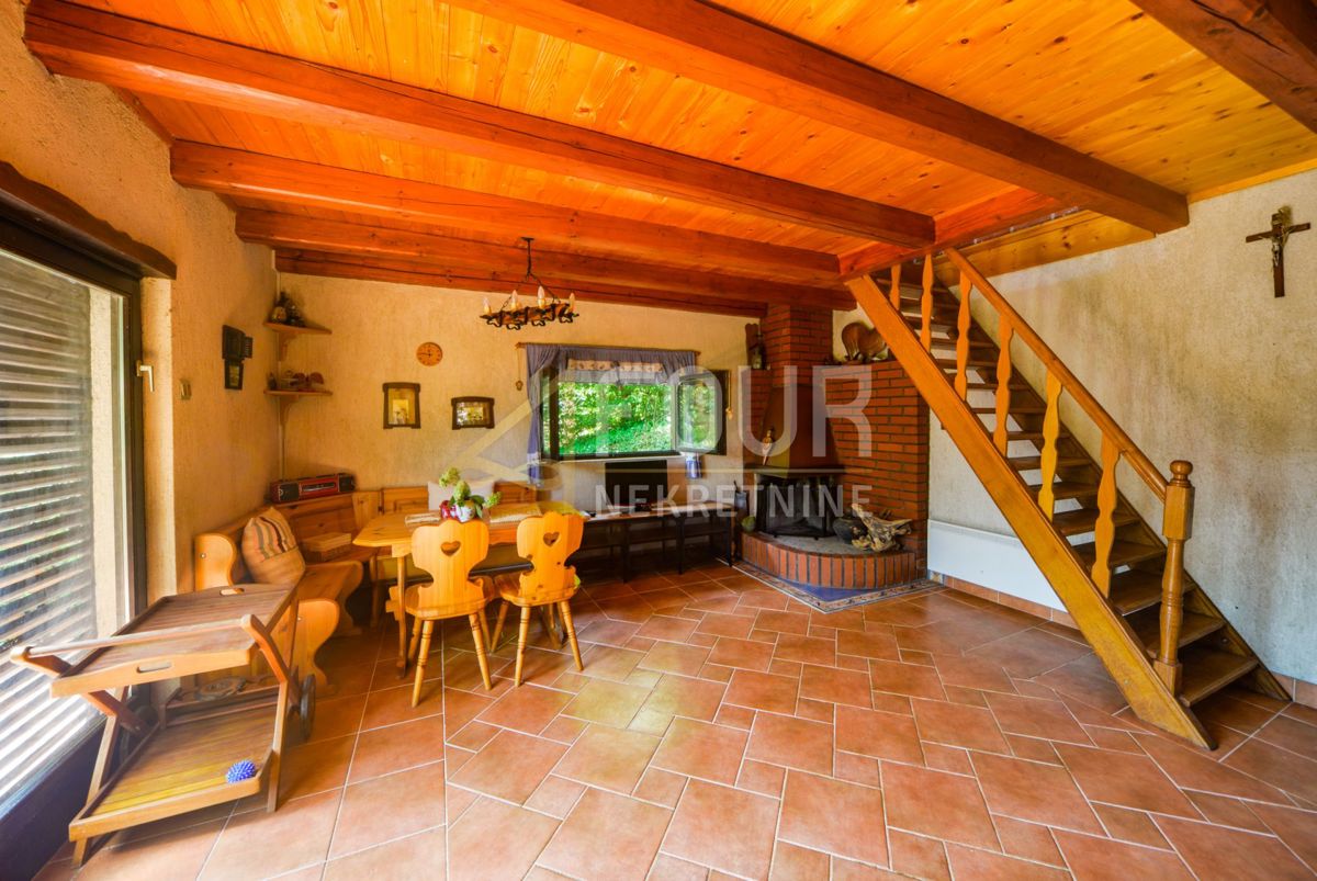 Zvečaj, Duga Resa, 80m2