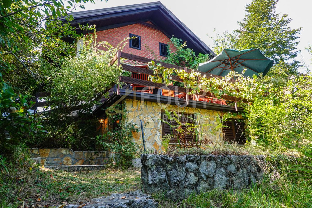 Zvečaj, Duga Resa, 80m2