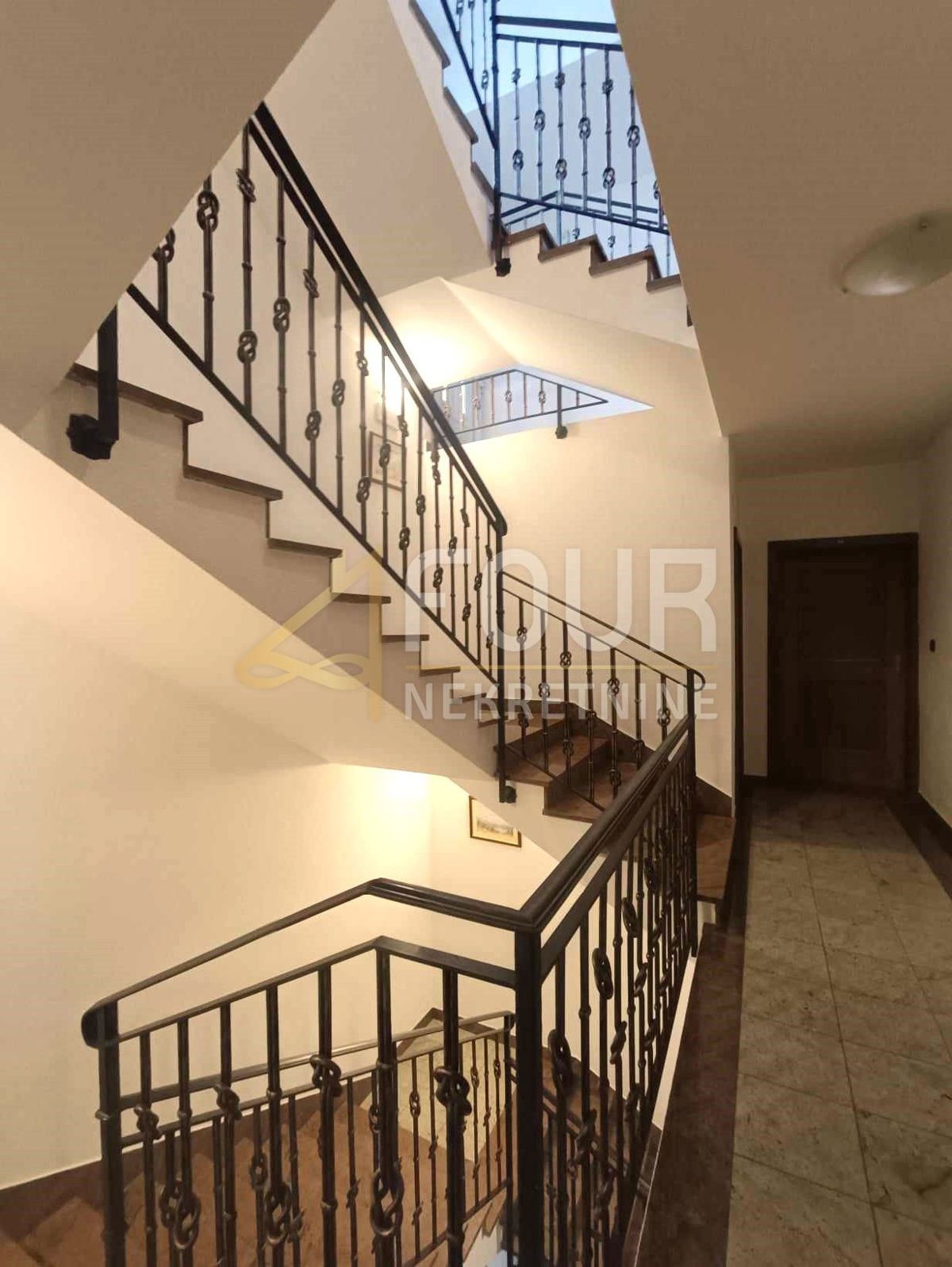 Opatija - Centar, Opatija, 1.020m2