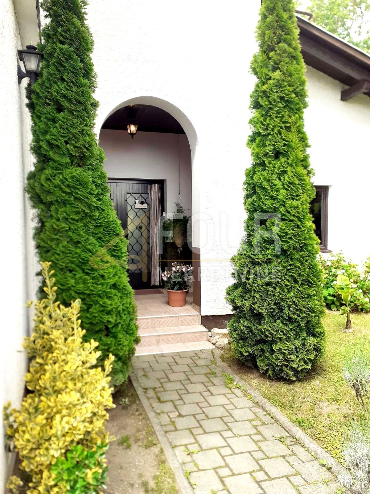 Centar, Virovitica, 320m2