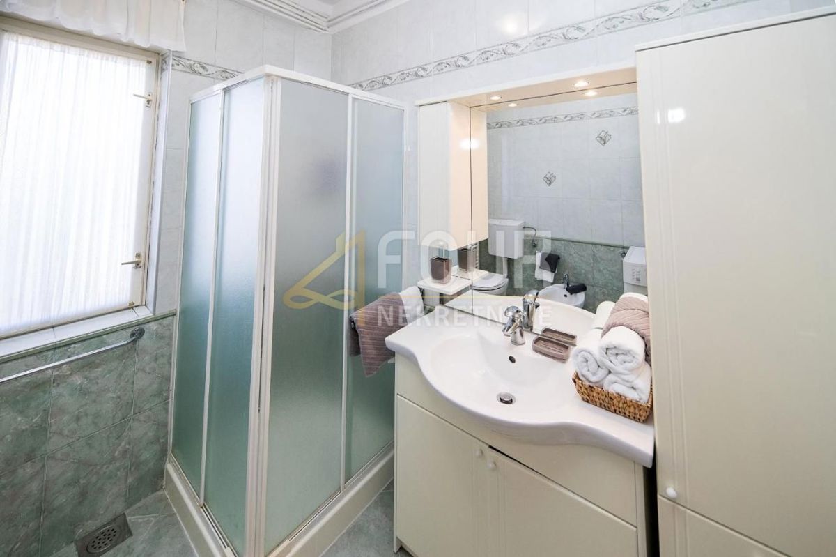 Dramalj, Crikvenica, 250m2