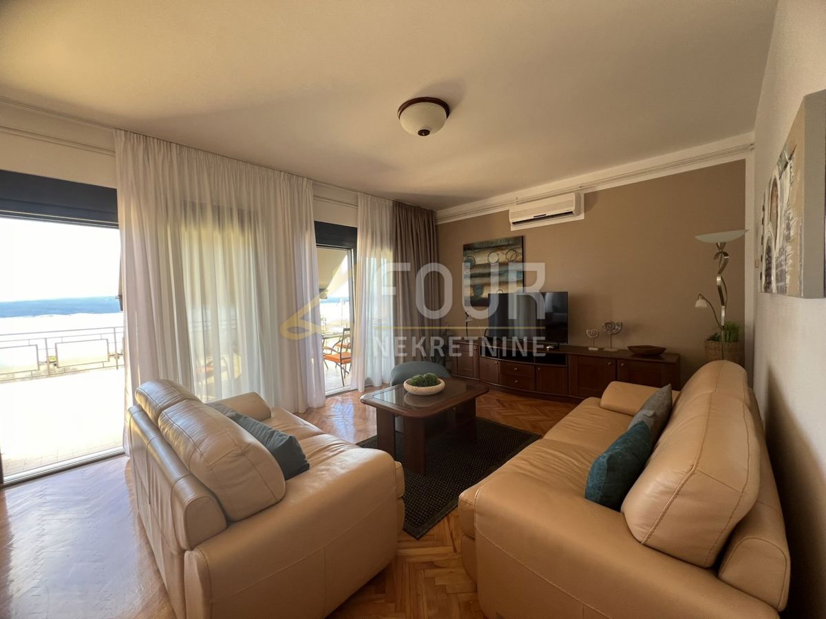 Dramalj, Crikvenica, 250m2