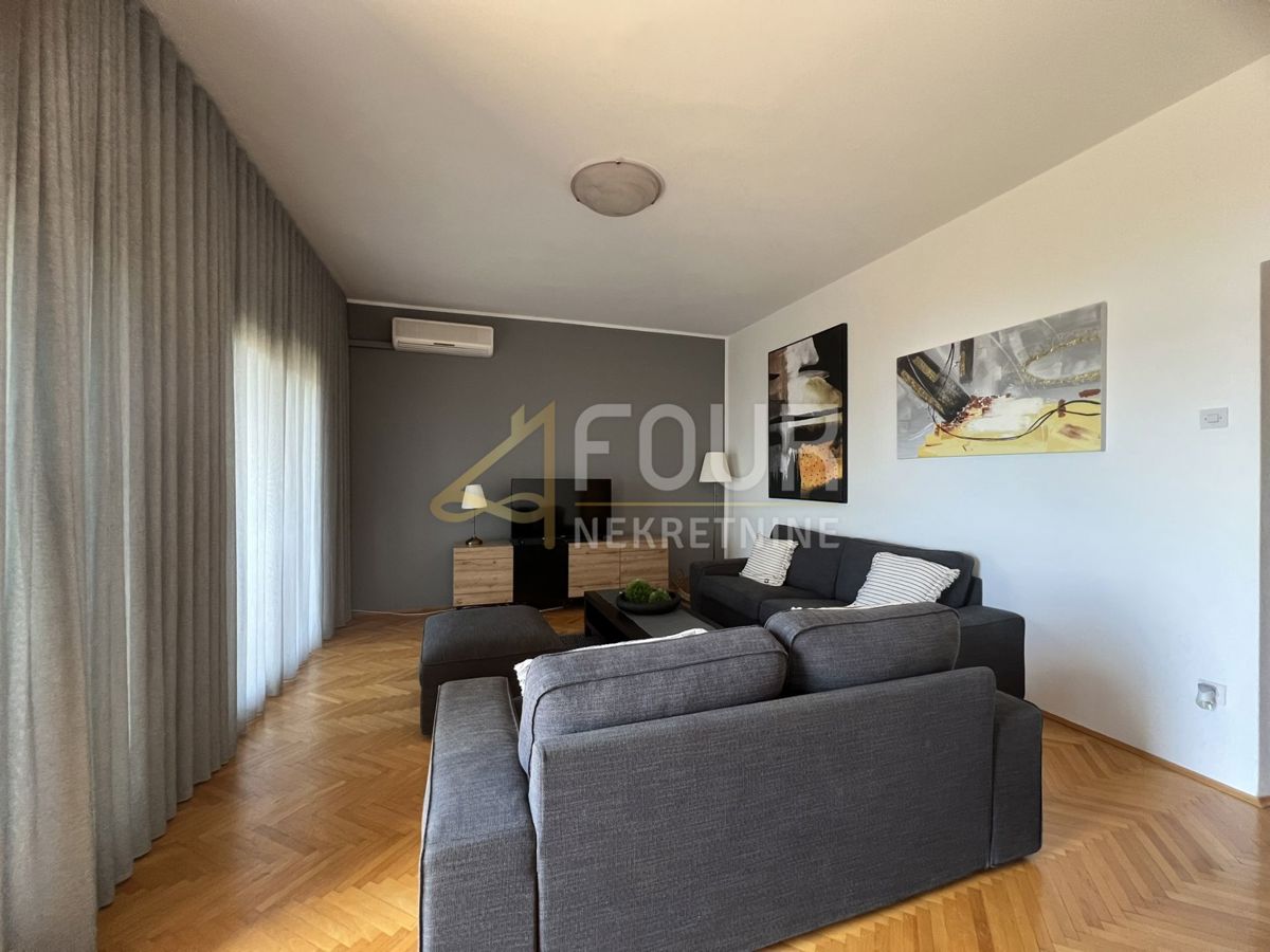 Dramalj, Crikvenica, 250m2