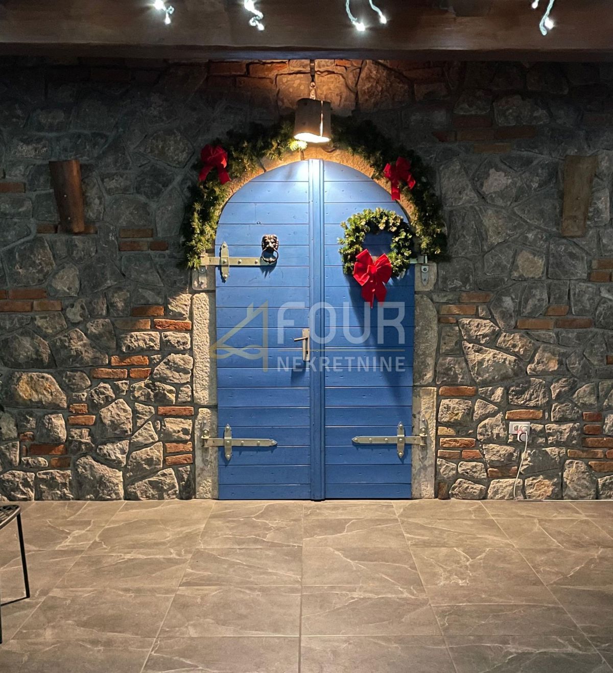 Mošćenička Draga, 250m2