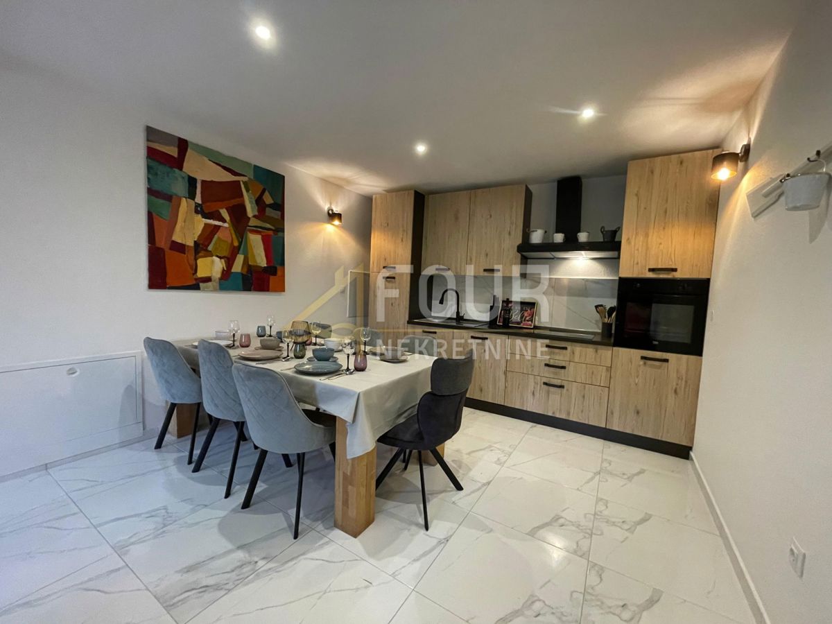 Mošćenička Draga, 250m2