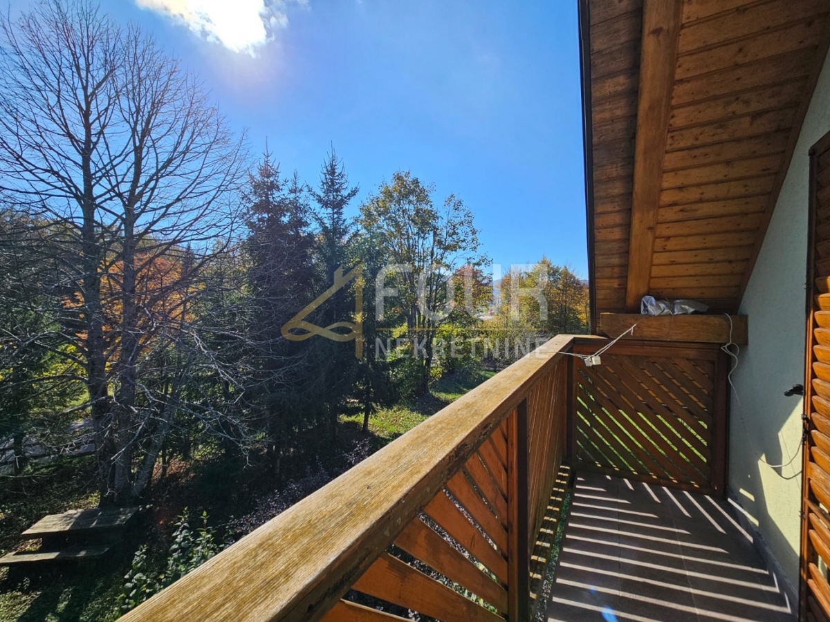 Stari Laz, Ravna Gora, 260m2