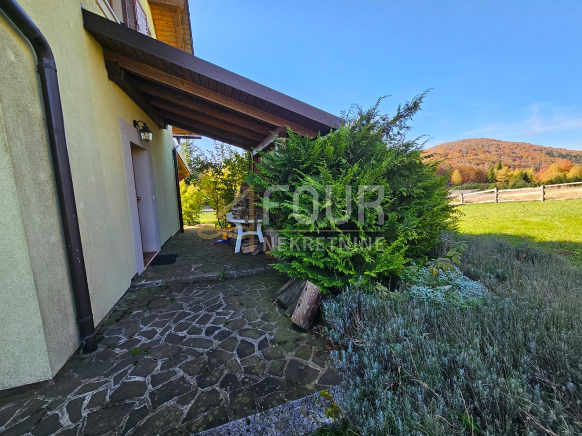 Stari Laz, Ravna Gora, 260m2