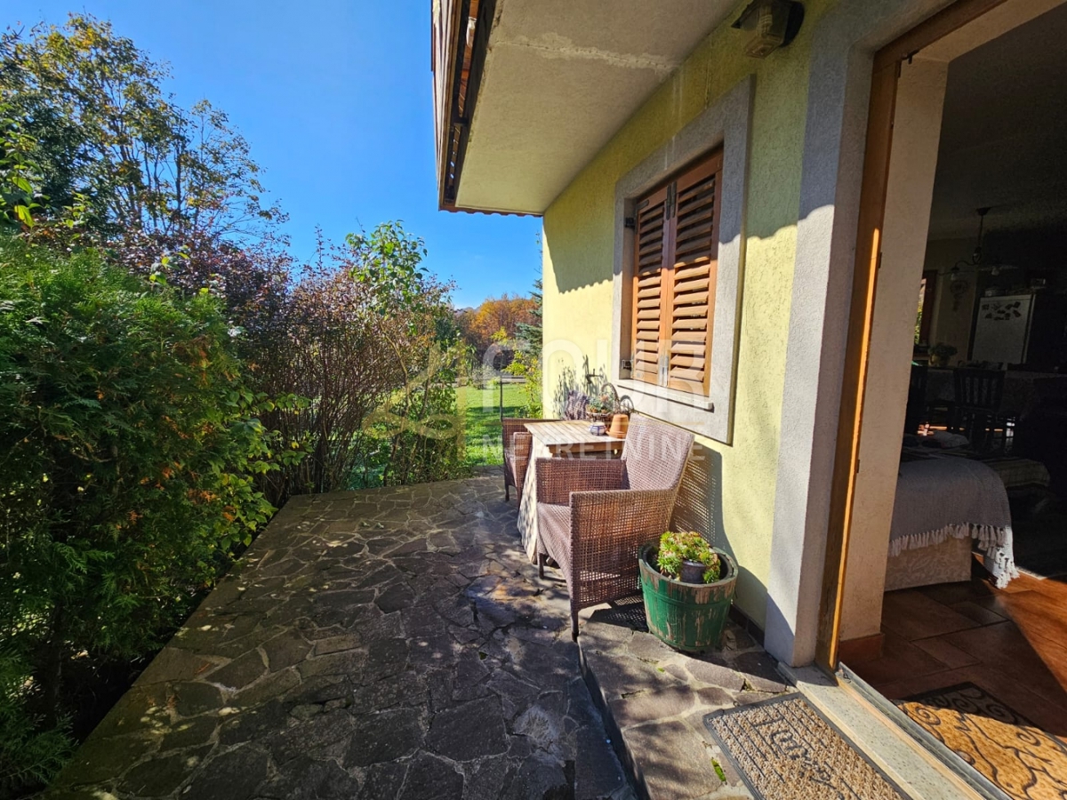 Stari Laz, Ravna Gora, 260m2