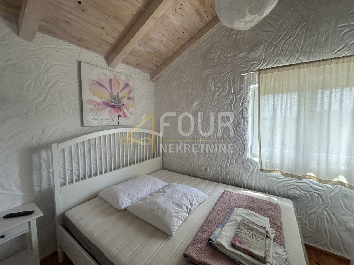 Risika, Vrbnik, 200m2