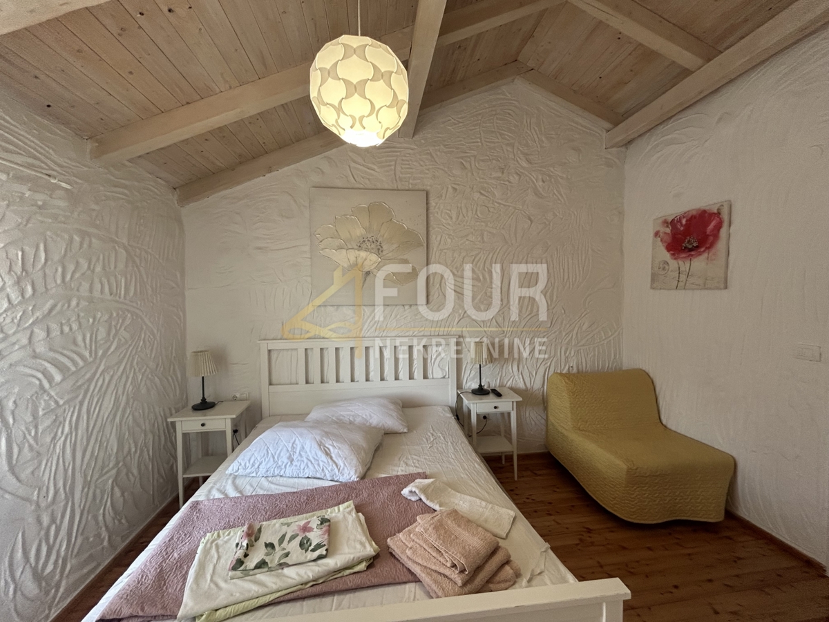 Risika, Vrbnik, 200m2