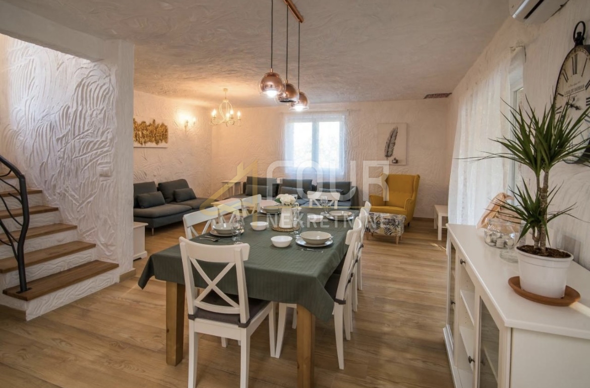 Risika, Vrbnik, 200m2