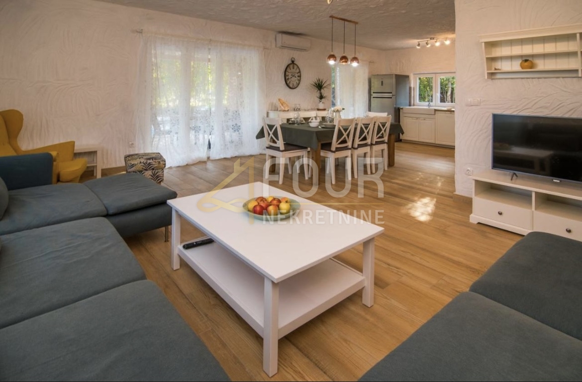 Risika, Vrbnik, 200m2