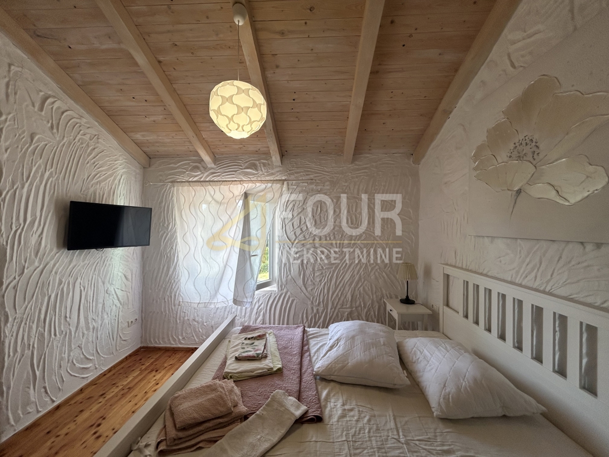 Risika, Vrbnik, 200m2