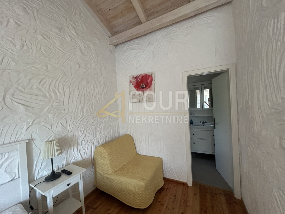 Risika, Vrbnik, 200m2