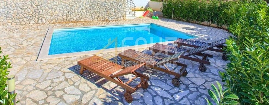 Linardići, Krk, 170m2