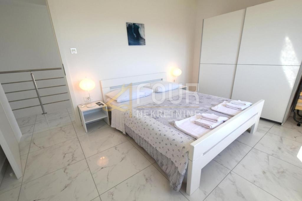 Linardići, Krk, 170m2