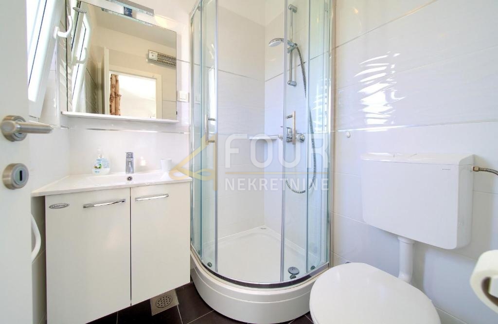 Linardići, Krk, 170m2