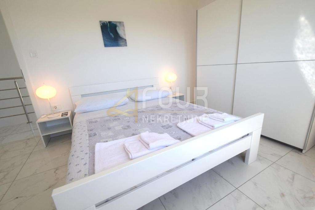 Linardići, Krk, 170m2