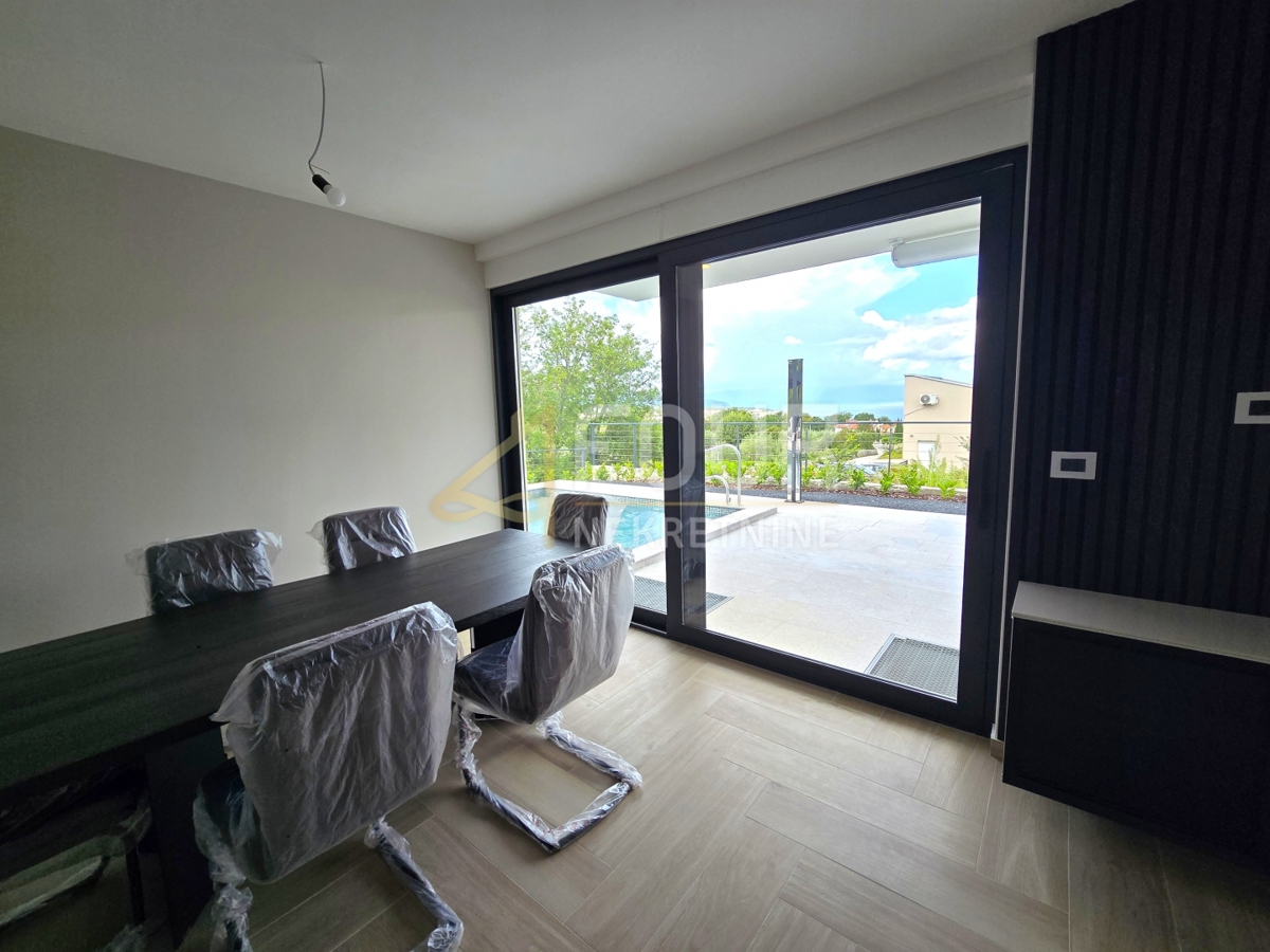 Malinska, Malinska-Dubašnica, 225m2