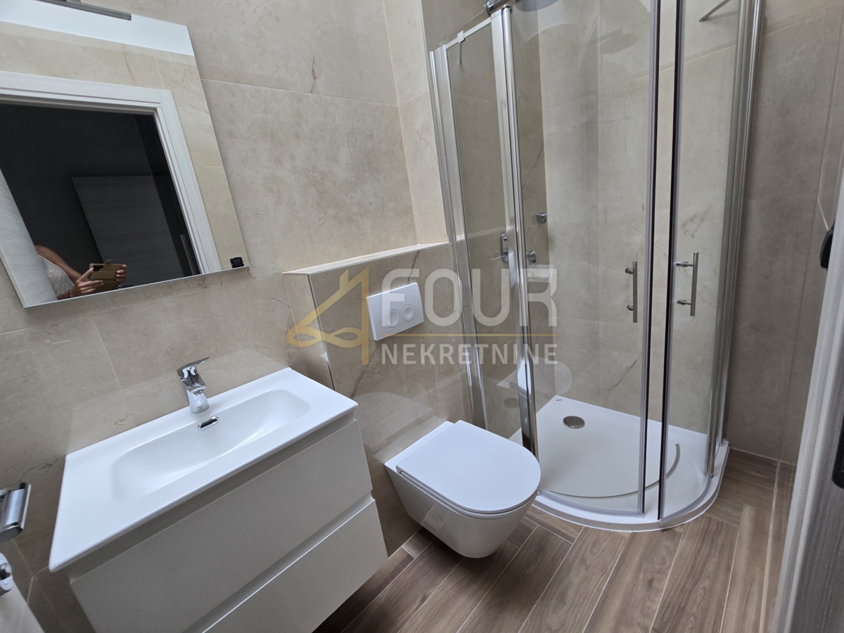 Malinska, Malinska-Dubašnica, 225m2