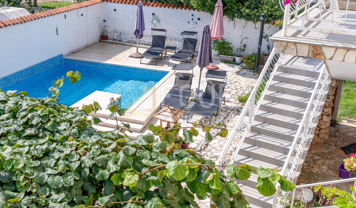 Valbandon, Fažana, 220m2