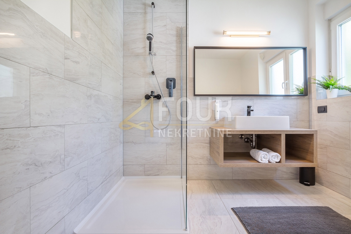 Opatija - Centar, Opatija, 242m2