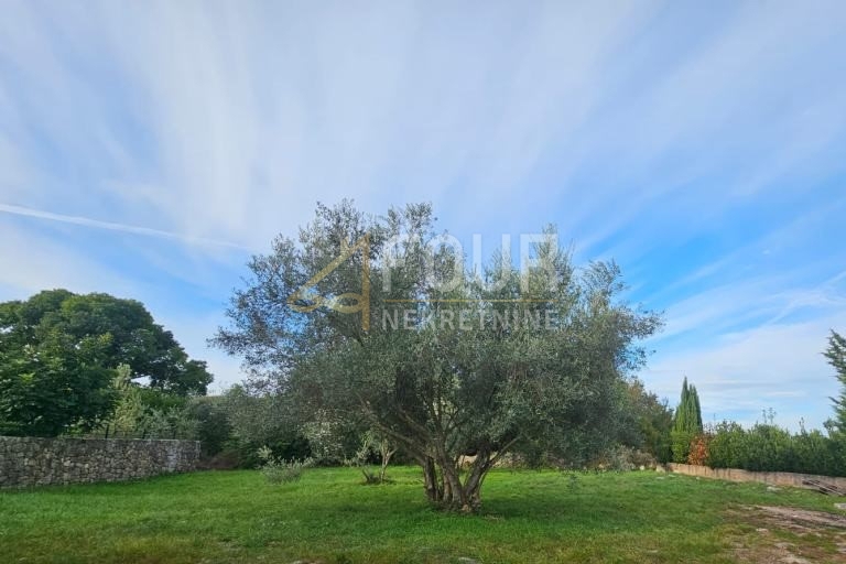 Malinska, Malinska-Dubašnica, 689m2