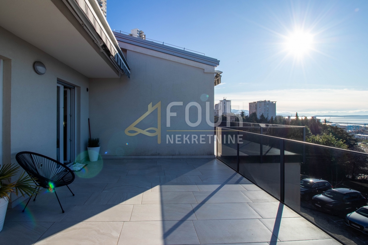 fiume, Turnić, 3s+db, 114.75m2, terrazza, vista sul mare