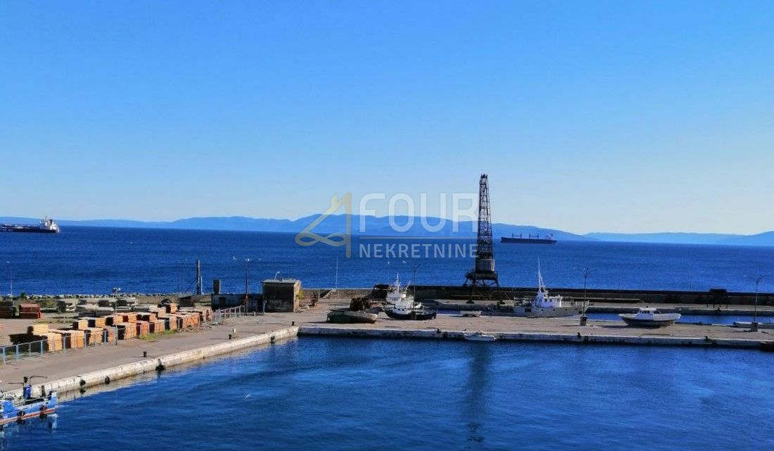 Centar, Rijeka, 129,99m2