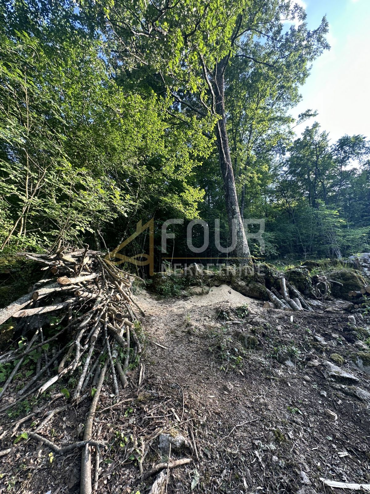 Zvoneća, Matulji, 5.375m2