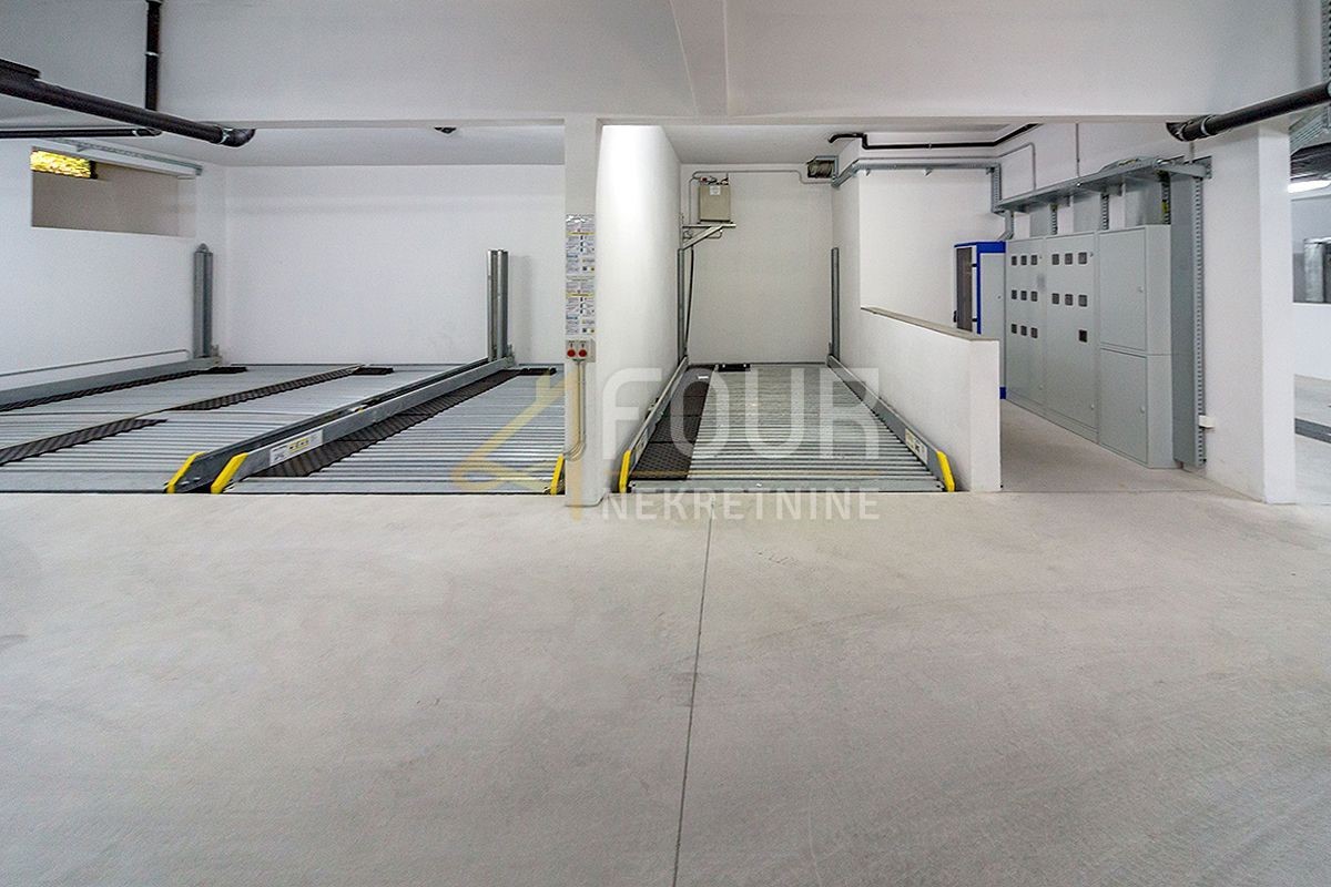 Opatija - Centar, Opatija, 2.200m2