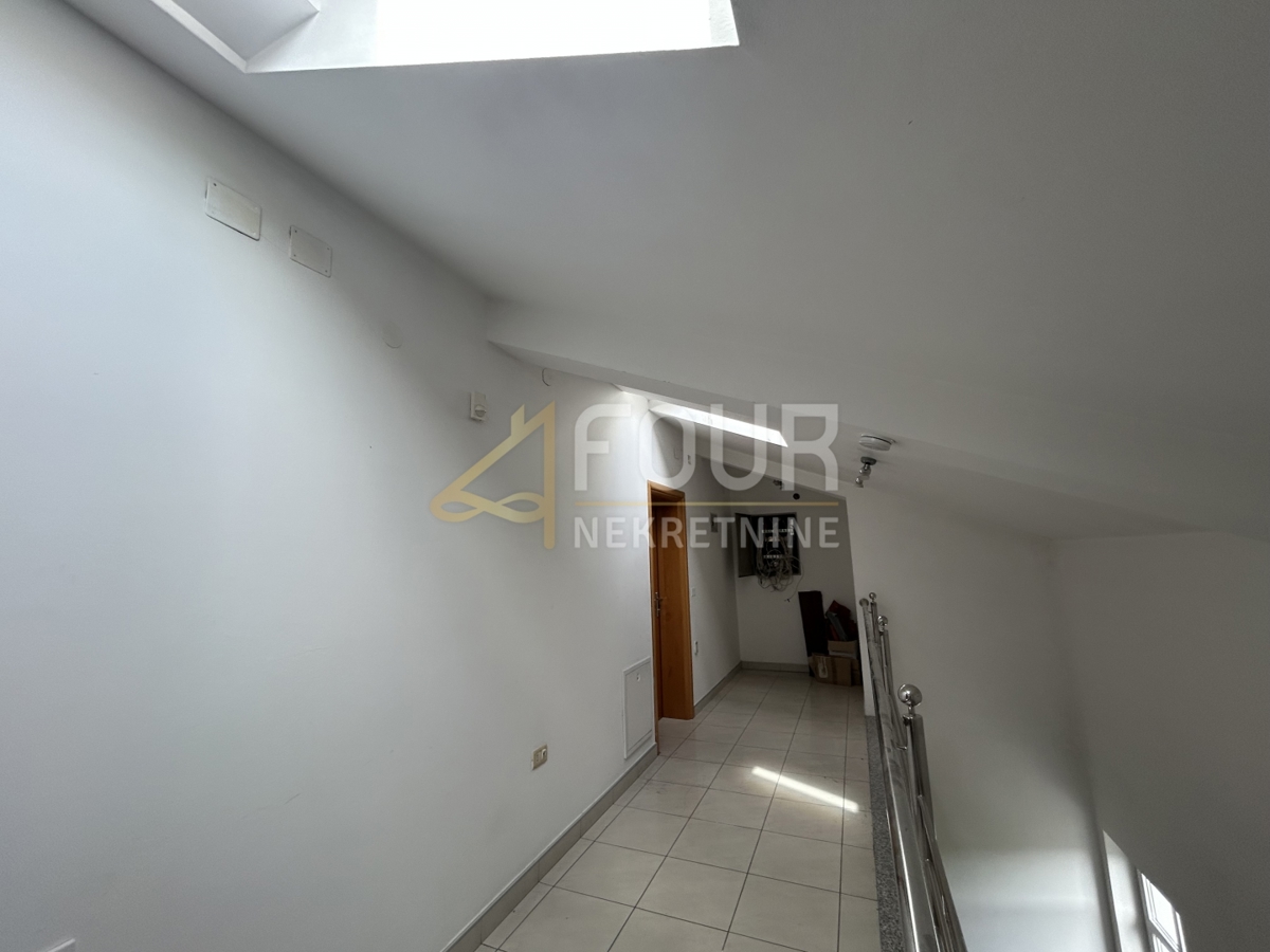 Novi Vinodolski, 158,54m2