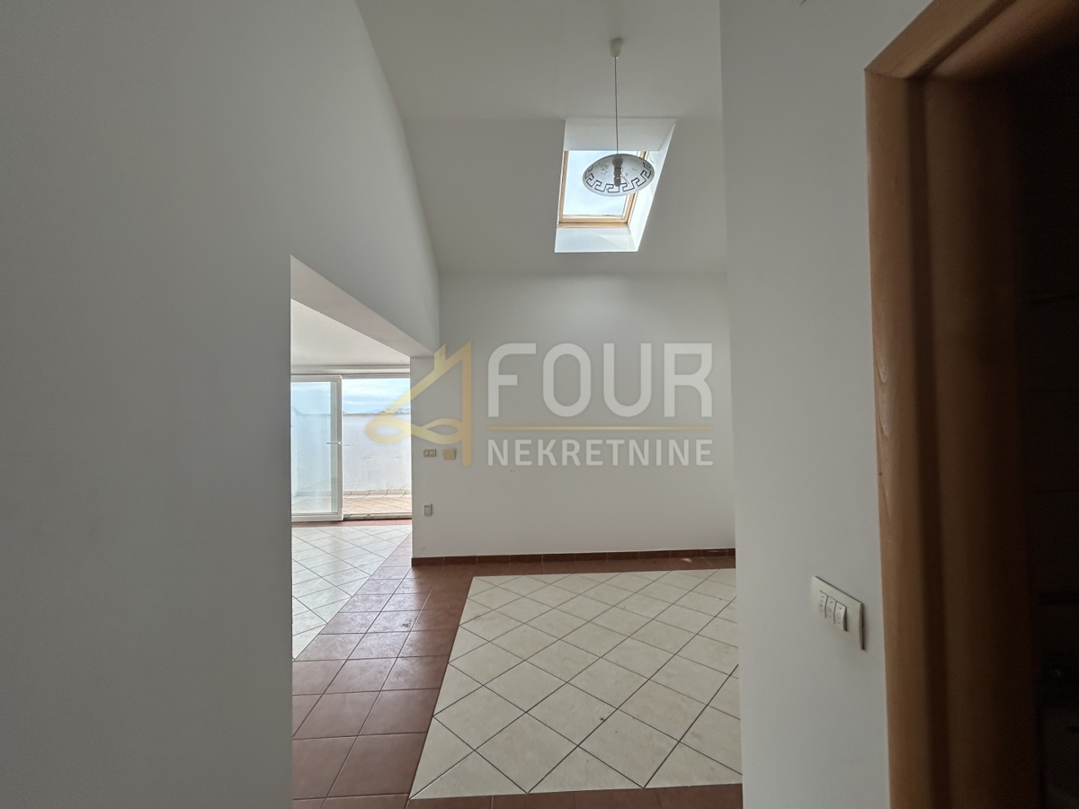 Novi Vinodolski, 158,54m2