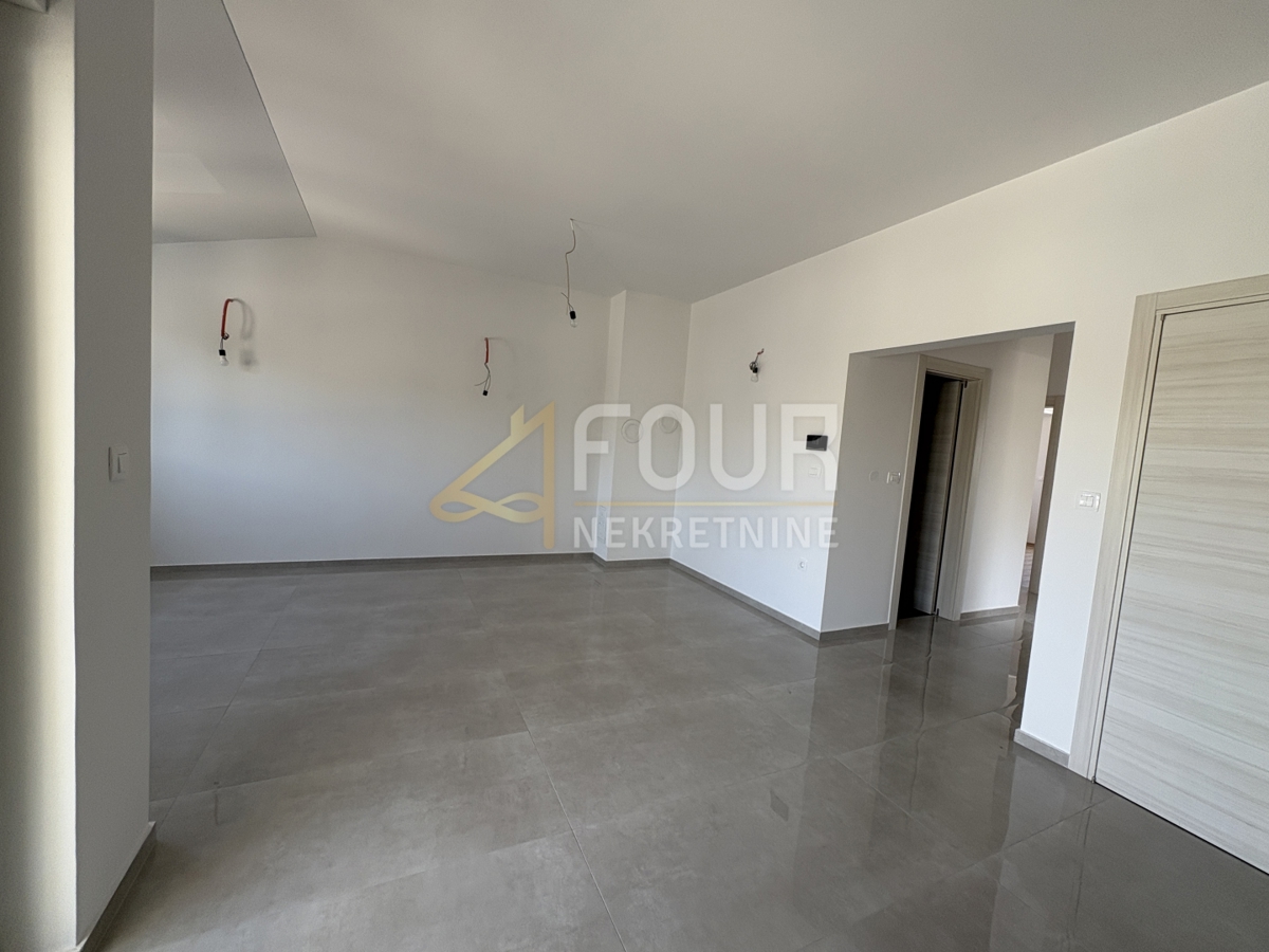 Šišan, Ližnjan, 214,15m2