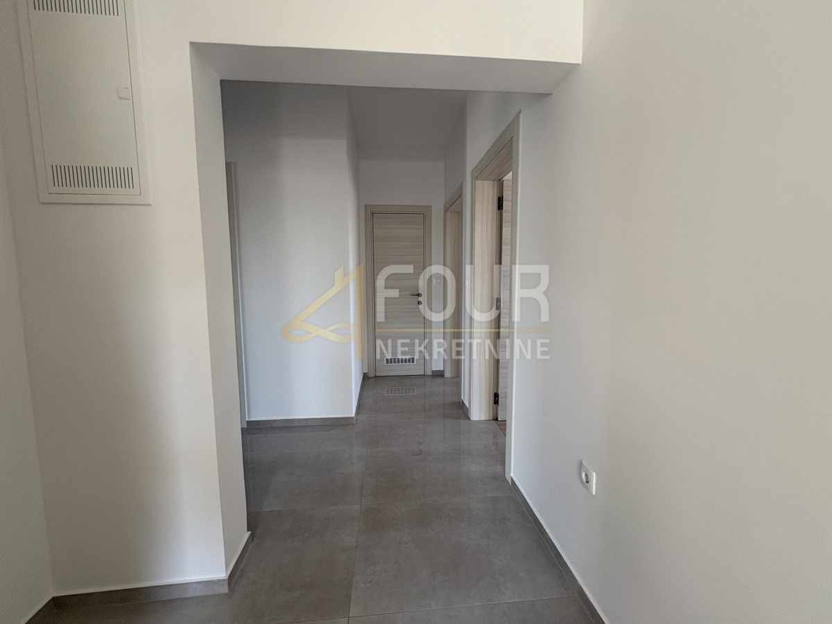 Šišan, Ližnjan, 214,15m2