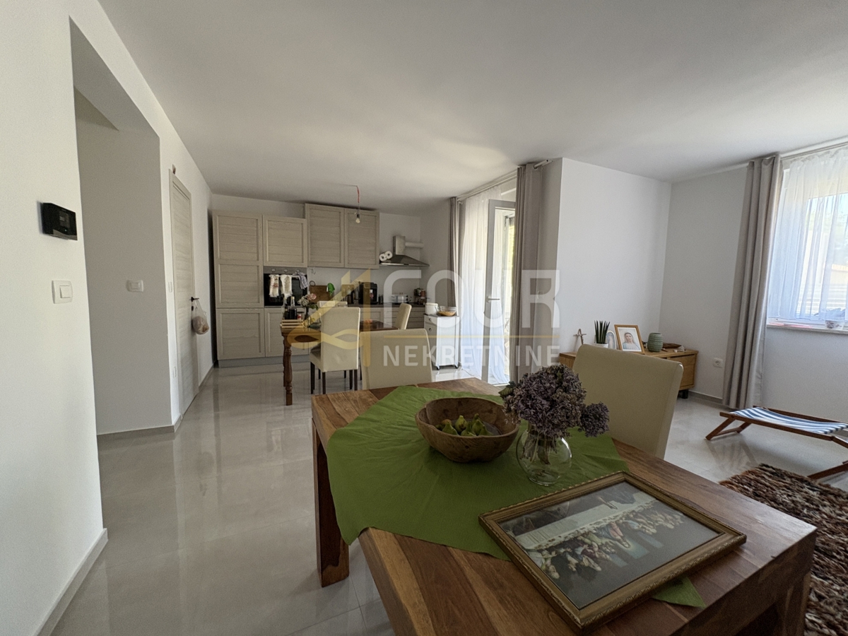 Šišan, Ližnjan, 214,15m2