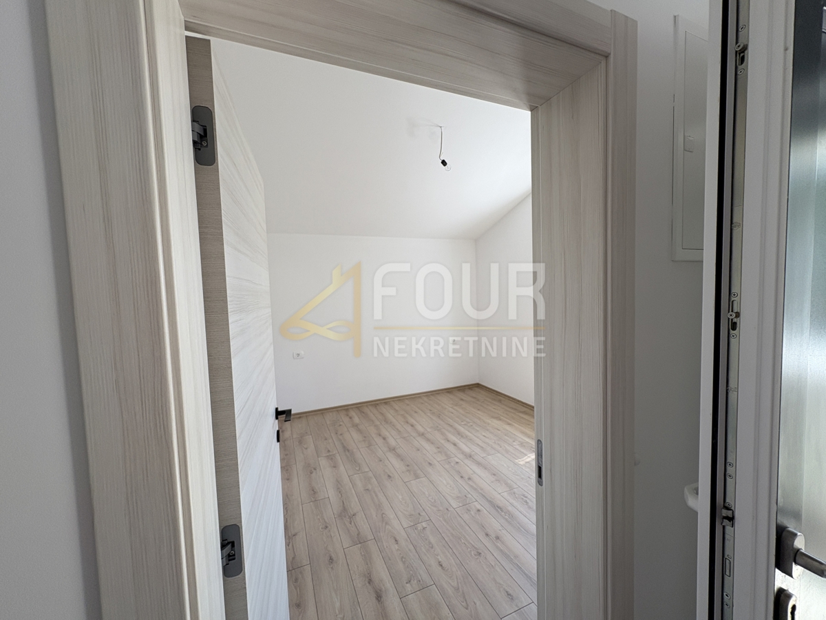 Šišan, Ližnjan, 214,15m2