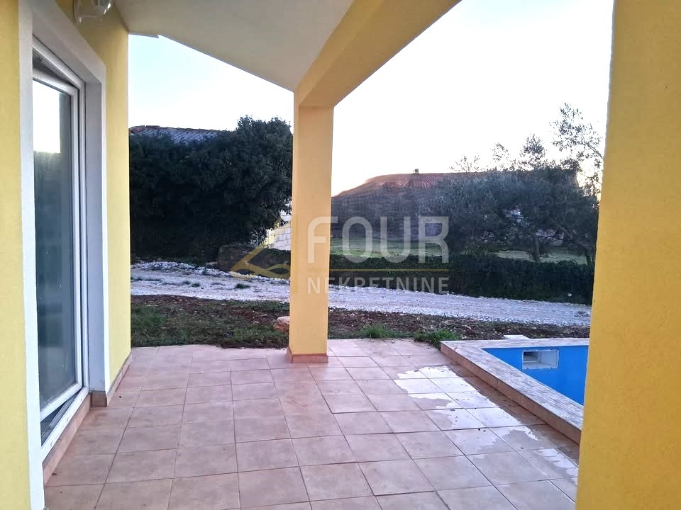 Čabrunići, Svetvinčenat, 79m2