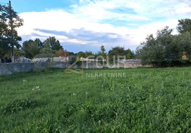 Čabrunići, Svetvinčenat, 79m2