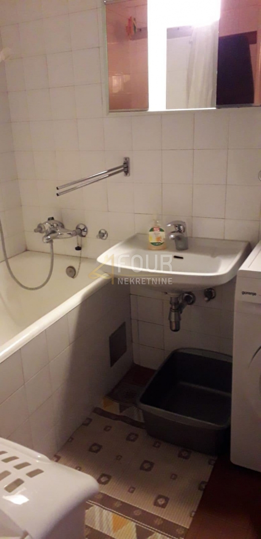 Srednjaci, Trešnjevka - Jug, 64,64m2