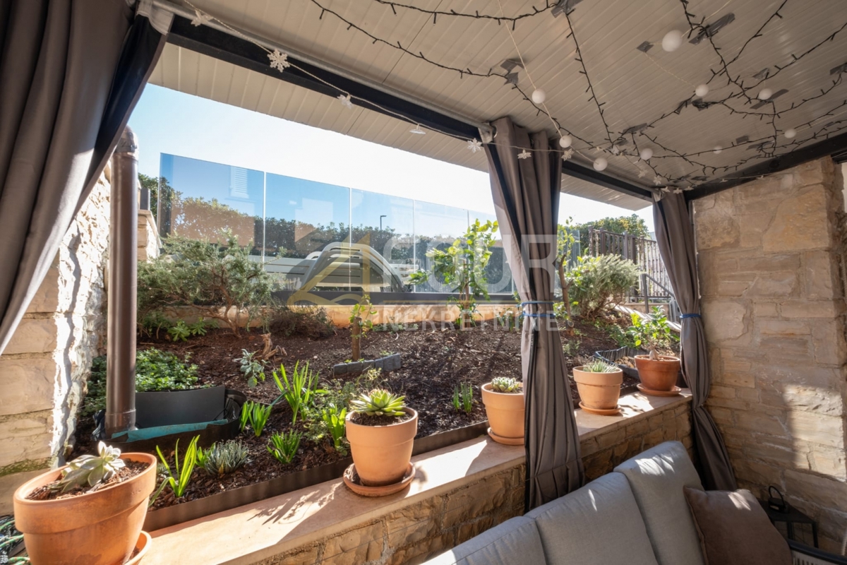 Istra, Medulin, 2s+db, terrazza