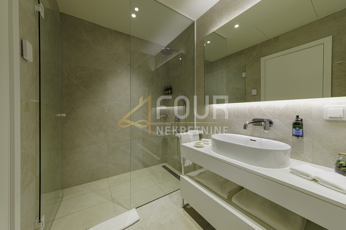 Istria, Umago - zona circostante, appartamento - resort di lusso, prima fila sul mare