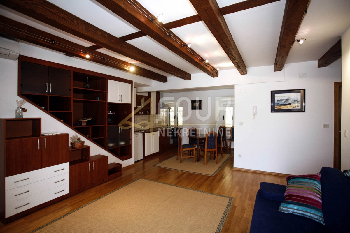 Volosko, Opatija, 245m2