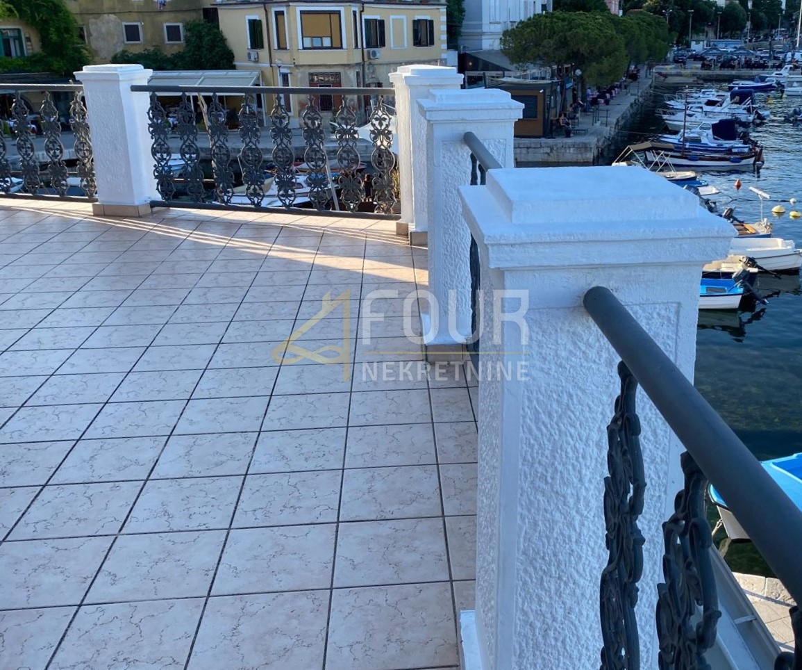 Volosko, Opatija, 245m2