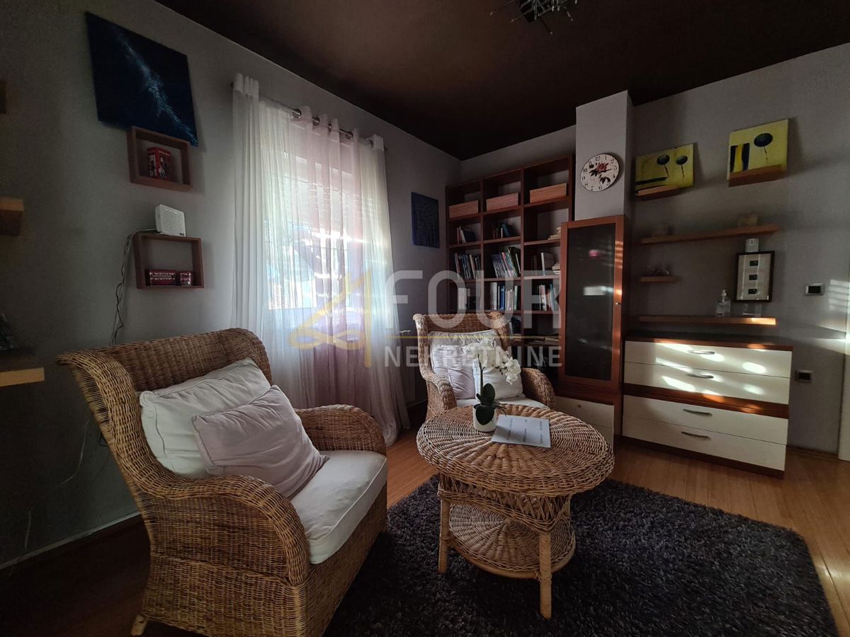 Ravna Gora, 305,49m2