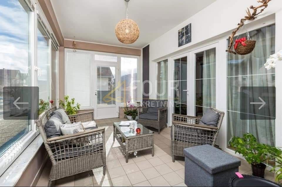 Ravna Gora, 305,49m2